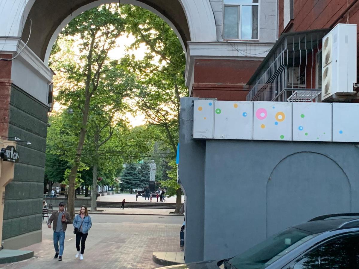 Студия-Люкс С Двумя Спальнями На Соборной Mikolajiv Kültér fotó